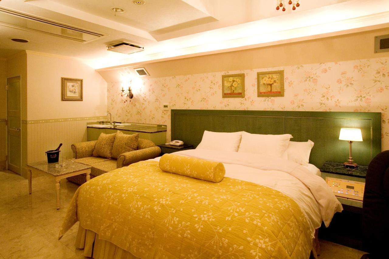 Meguro Emperor (Adults Only) Hotel Tokyo Exterior photo